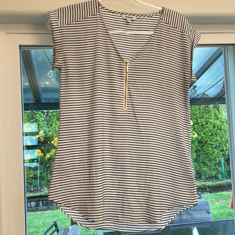 Short sleeve striped dress shirt